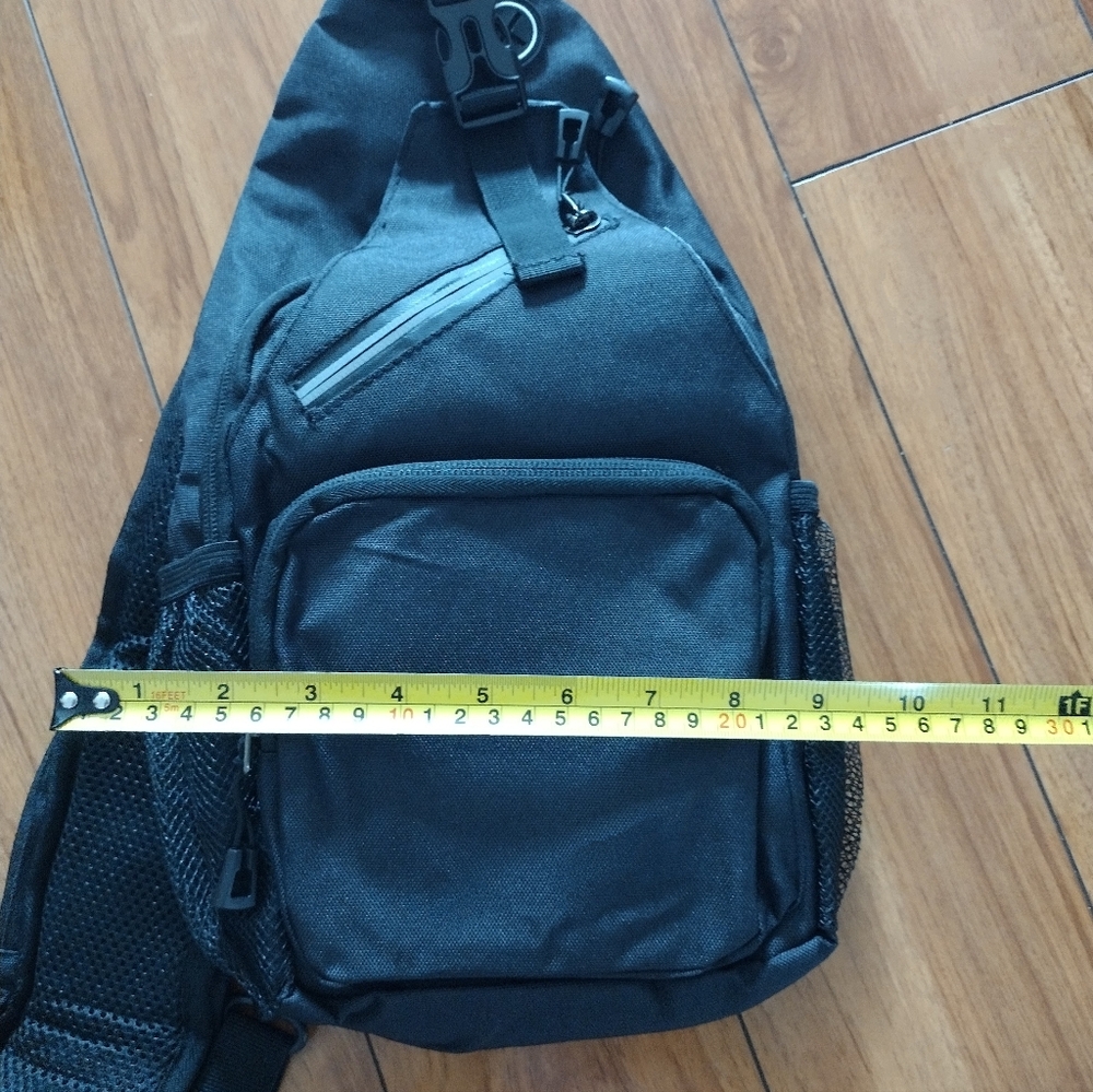 Movie&Men/Woman it's a black and gray backpack - Picture 10 of 17